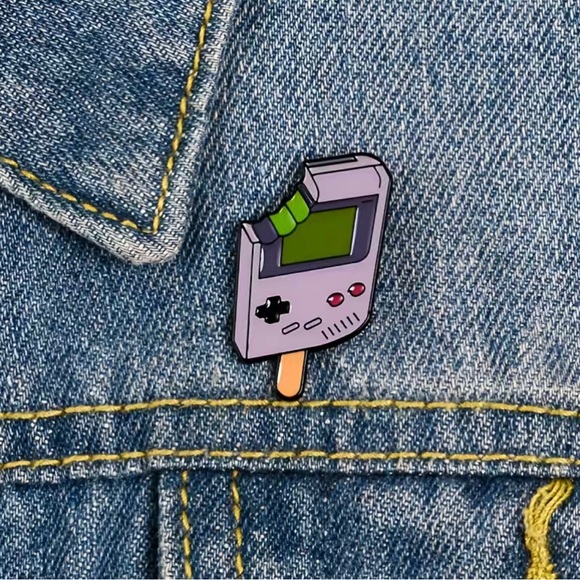Popsicle Gameboy pin - Picture 6 of 6